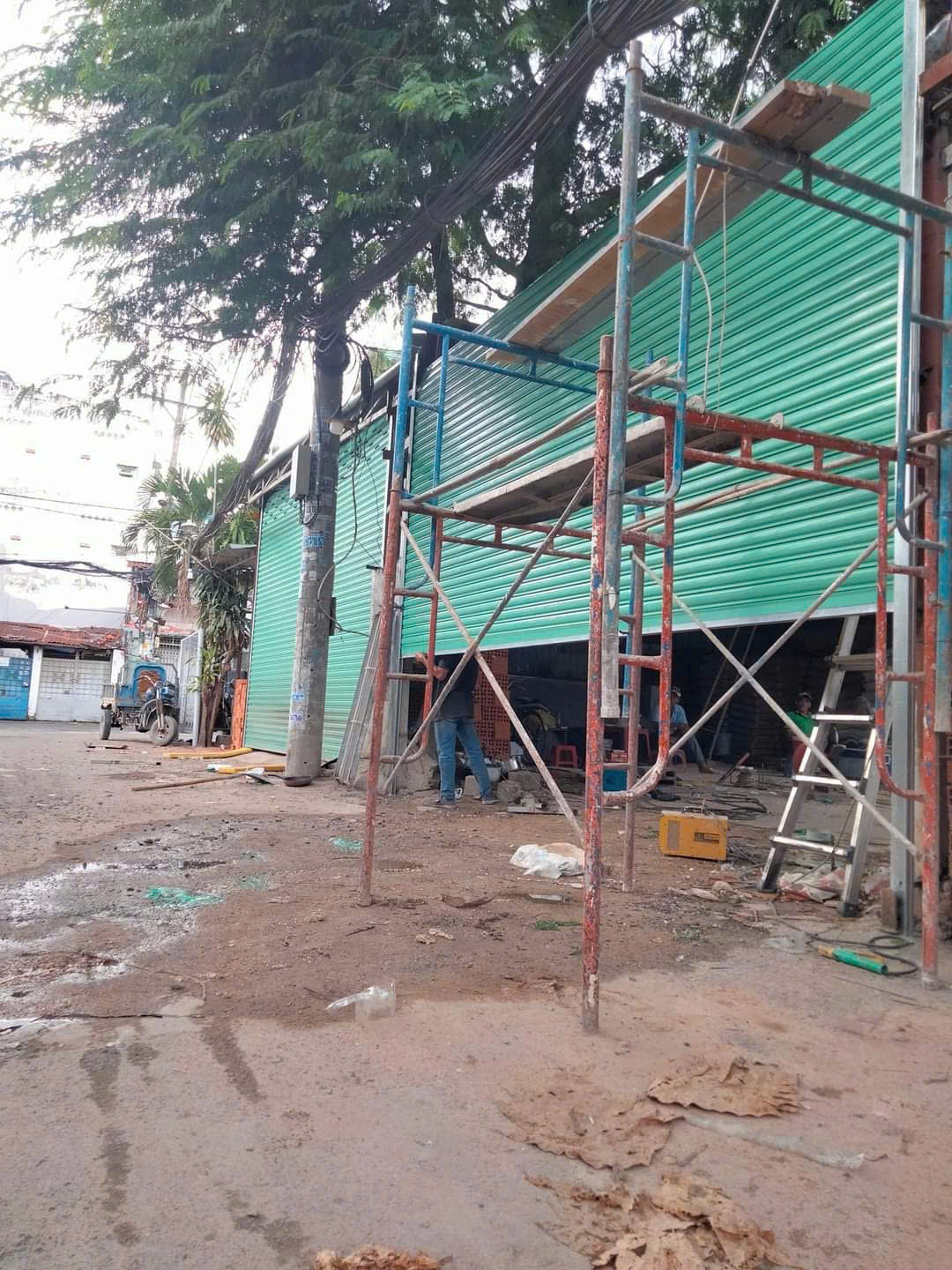 cửa cuốn đài loan tôn màu