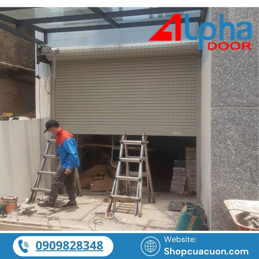 Cửa cuốn Alpha Door chuyên dùng cho shop thời trang